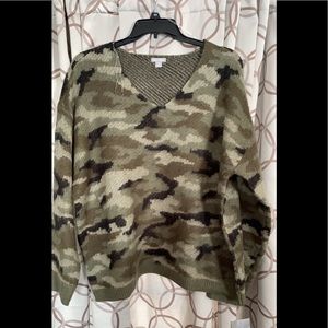 Sweater camouflage